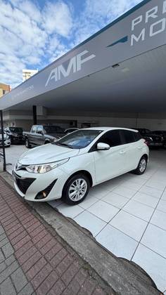 TOYOTA YARIS 1.3 16V FLEX XL PLUS TECH MULTIDRIVE TOYOTA YARIS 1.3 16V FLEX XL PLUS TECH MULTIDRIVE